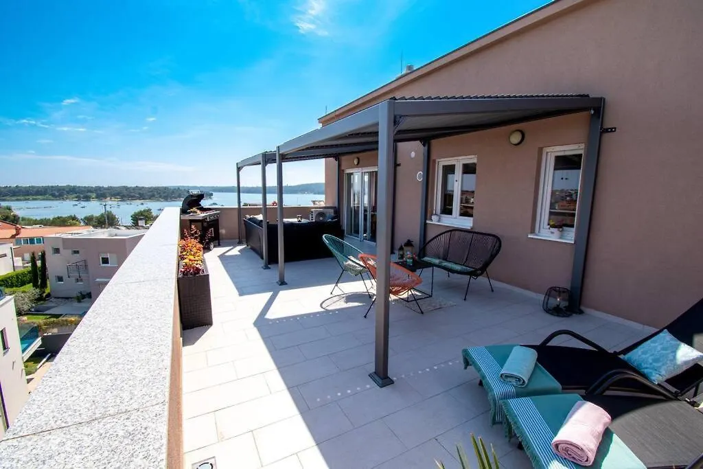 Apartments Megy Mit Meerblick In Medulin,Istrien