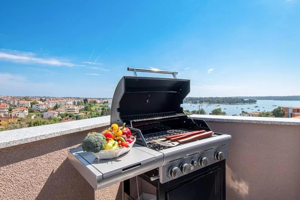 Apartments Megy Mit Meerblick In Medulin,Istrien Croatia