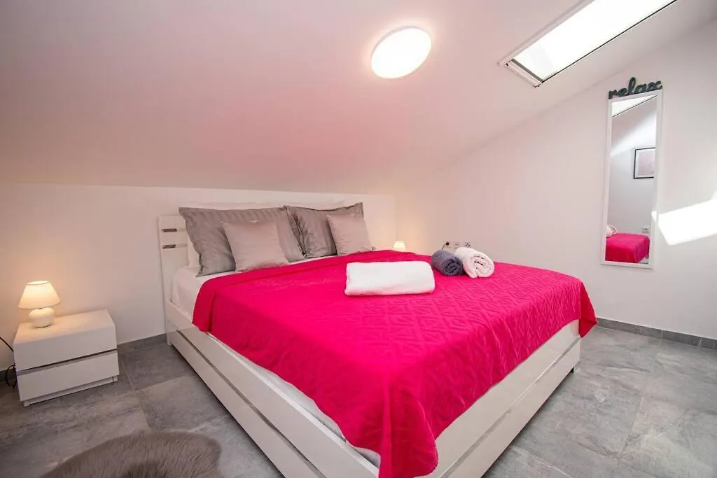 Apartments Megy Mit Meerblick In Medulin,Istrien Medulin