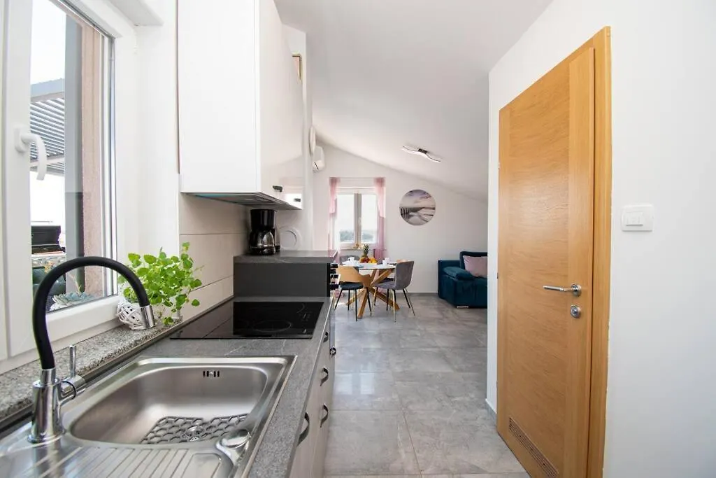 Apartments Megy Mit Meerblick In Medulin,Istrien