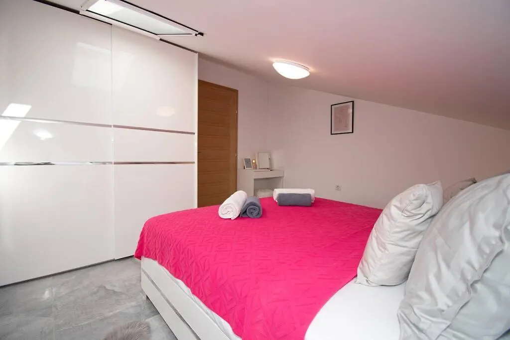Apartments Megy Mit Meerblick In Medulin,Istrien
