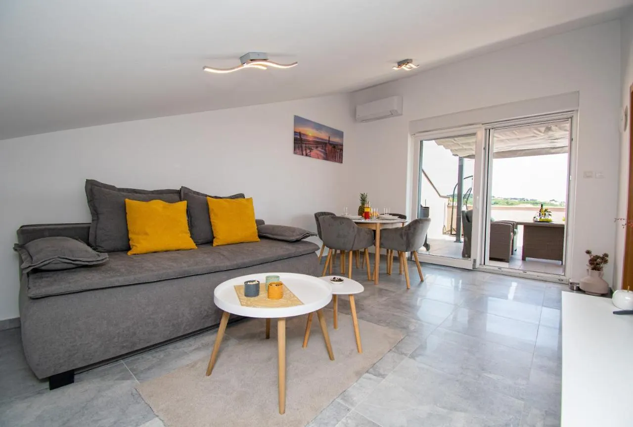 Apartments Megy Mit Meerblick In Medulin,Istrien Croatia