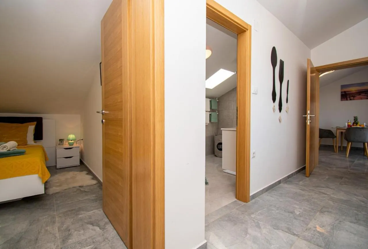 Apartments Megy Mit Meerblick In Medulin,Istrien Croatia