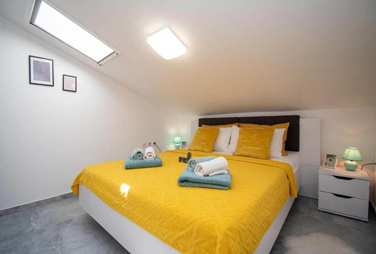 Apartments Megy Mit Meerblick In Medulin,Istrien Medulin