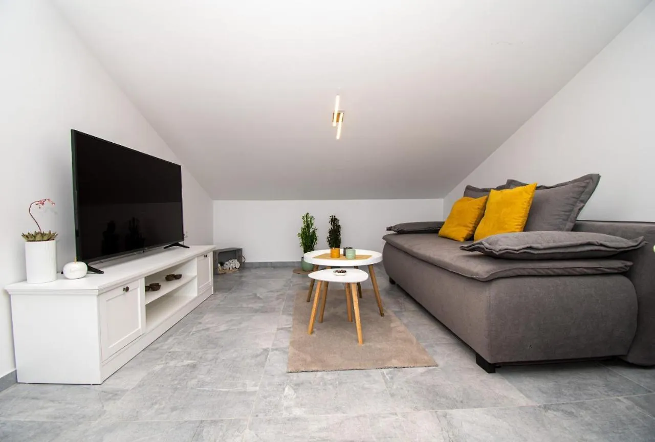 Apartments Megy Mit Meerblick In Medulin,Istrien Croatia