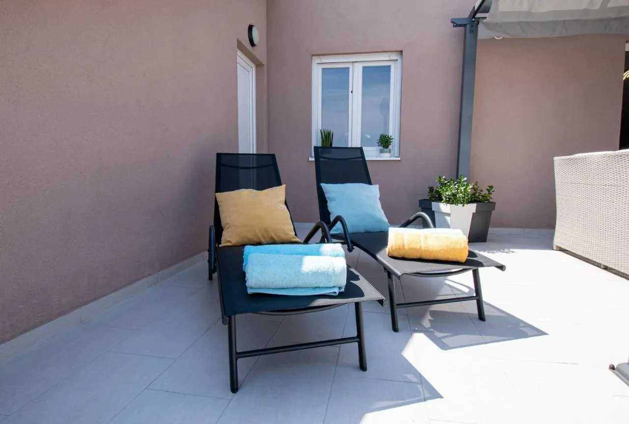 Apartments Megy Mit Meerblick In Medulin,Istrien