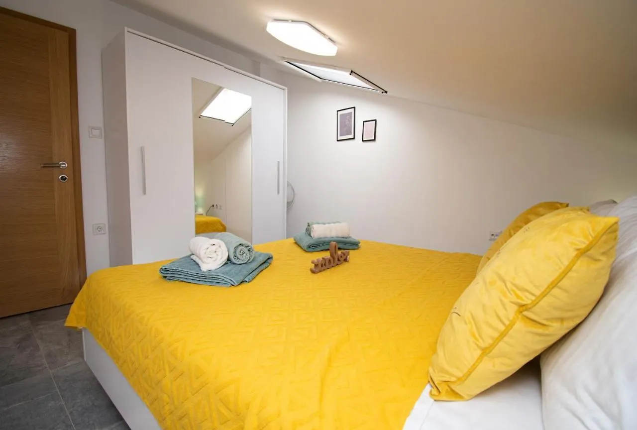 Apartments Megy Mit Meerblick In Medulin,Istrien